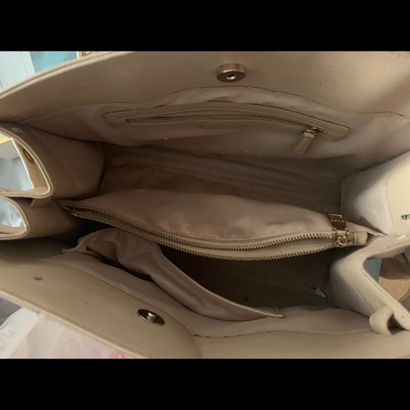 BCBG tan leather tote bag - Picture 2 of 2